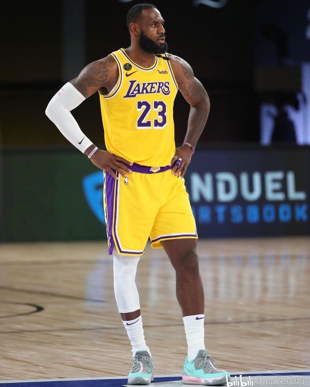 波兰主帅：我们看到了自己的缺点；对强队几乎一失误就丢球